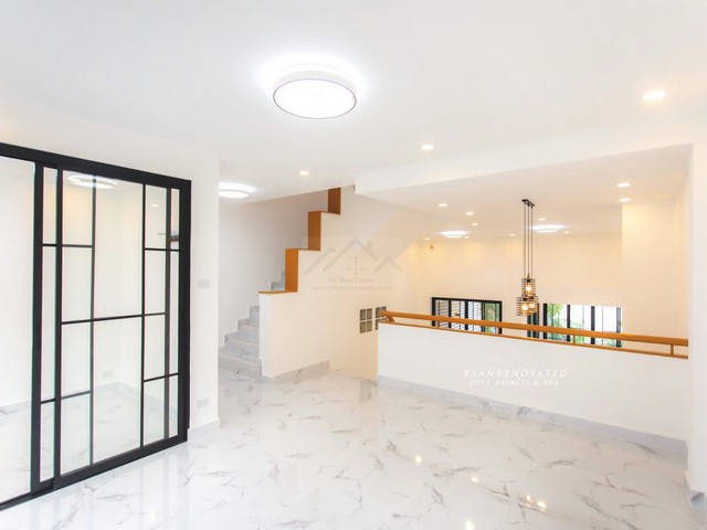 ขายทาวน์โฮม 3 ชั้น หมู่บ้าน Private Villa ซอยนวมินทร์ 135 สูงโปร่ง รีโนเวทใหม่ทั้งหลัง สวยพร้อมอยู่