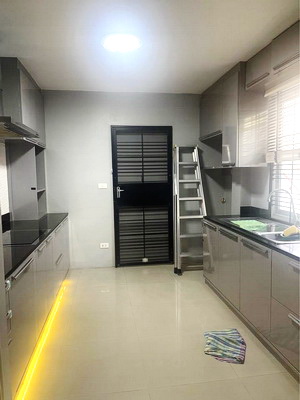 [ให้เช่า] FOR RENT BAAN JITLADA LAND BANGKRUAI – SAINOI / 3 bedrooms 3 bathrooms / 95 Sqw. 180 Sqm. **20,000** CLOSE TO SAINOI HOSPITAL