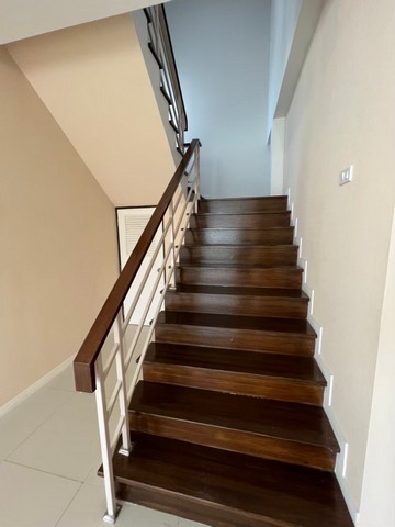 Sale บ้าน หมู่บ้าน ใจกลางเมืองชลบุรี พื้นที่ = 0 Rai 0 งาน 70 ตรว. 3 BEDROOM 3 น้ำ 6109260 B. ทำเลนี้ห้ามพลาด