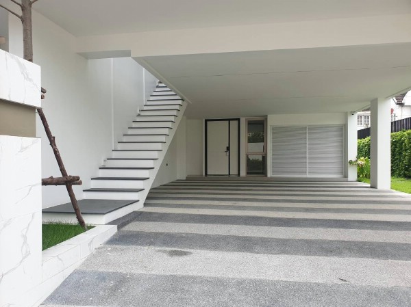 ขายหรือให้เช่าโฮมออฟฟิศ 4 ชั้นย่านลาดพร้าว โครงการ LUXE 35 Luxury Townhome ถนนรัชดาลาดพร้าว ซอยลาดพร้าว35 แขวงจันทรเกษม เขตจตุจักร