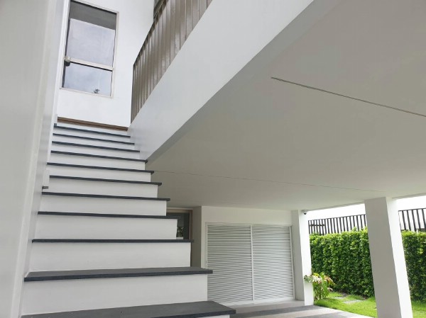 ขายหรือให้เช่าโฮมออฟฟิศ 4 ชั้นย่านลาดพร้าว โครงการ LUXE 35 Luxury Townhome ถนนรัชดาลาดพร้าว ซอยลาดพร้าว35 แขวงจันทรเกษม เขตจตุจักร