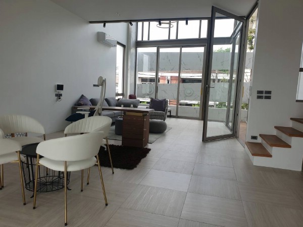 ขายหรือให้เช่าโฮมออฟฟิศ 4 ชั้นย่านลาดพร้าว โครงการ LUXE 35 Luxury Townhome ถนนรัชดาลาดพร้าว ซอยลาดพร้าว35 แขวงจันทรเกษม เขตจตุจักร