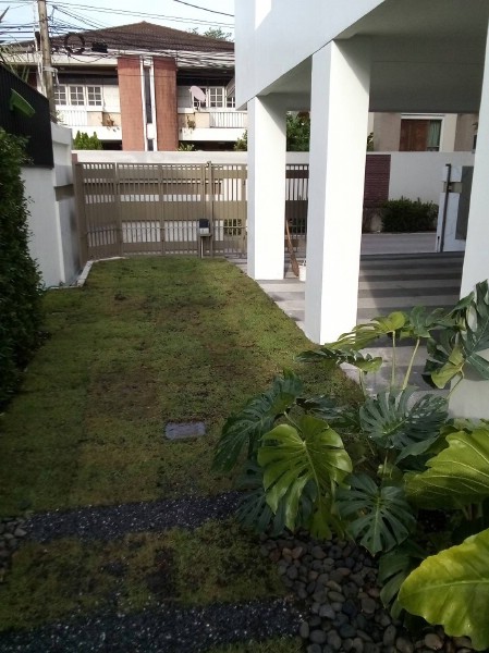 ขายหรือให้เช่าโฮมออฟฟิศ 4 ชั้นย่านลาดพร้าว โครงการ LUXE 35 Luxury Townhome ถนนรัชดาลาดพร้าว ซอยลาดพร้าว35 แขวงจันทรเกษม เขตจตุจักร