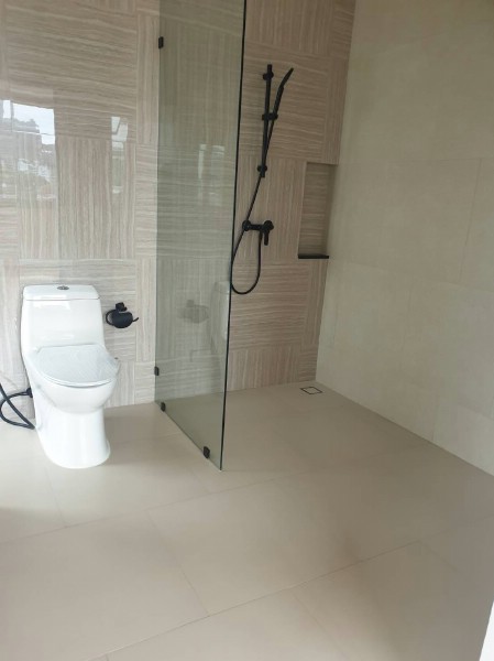 ขายหรือให้เช่าโฮมออฟฟิศ 4 ชั้นย่านลาดพร้าว โครงการ LUXE 35 Luxury Townhome ถนนรัชดาลาดพร้าว ซอยลาดพร้าว35 แขวงจันทรเกษม เขตจตุจักร