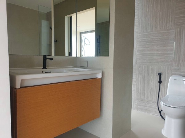 ขายหรือให้เช่าโฮมออฟฟิศ 4 ชั้นย่านลาดพร้าว โครงการ LUXE 35 Luxury Townhome ถนนรัชดาลาดพร้าว ซอยลาดพร้าว35 แขวงจันทรเกษม เขตจตุจักร