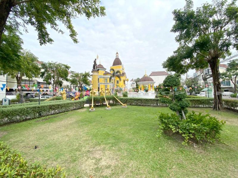 ทาวน์โฮม บ้านกลางเมืองสวิสทาวน์ ถ.เกษตร-นวมินทร์