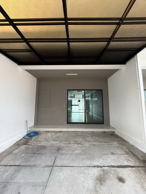 [ให้เช่า] FOR RENT THE LANDMARK EKKAMAI – RAMINDRA / 3 bedrooms 4 bathrooms / 25 Sqw. 185 Sqm. **42,000** CLOSE TO LIAB DUAN NIGHT MARKET