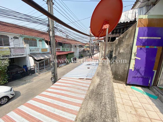 ทาวน์เฮ้าส์ ซอยเรวดี 57 ถนนติวานนท์ เมืองนนทบุรี