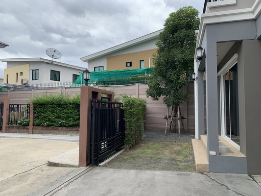 [ให้เช่า] FOR RENT PASSORN PRESTIGE LUXE PATTANAKARN 38 / 3 bedrooms 2 bathrooms / 40 Sqw. 140 Sqm. **45,000** JUST 20 MIN FROM THONGLOR
