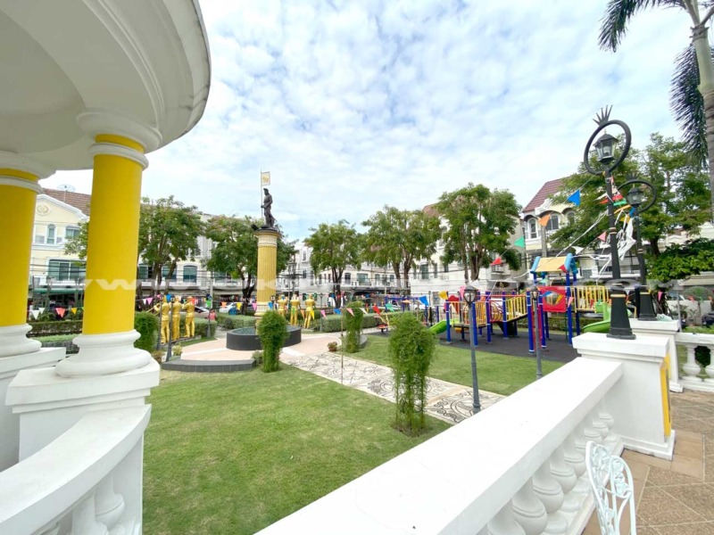 ทาวน์โฮม บ้านกลางเมืองสวิสทาวน์ ถ.เกษตร-นวมินทร์