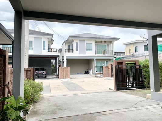[ให้เช่า] FOR RENT PASSORN PRESTIGE LUXE PATTANAKARN 38 / 3 bedrooms 2 bathrooms / 40 Sqw. 140 Sqm. **45,000** JUST 20 MIN FROM THONGLOR