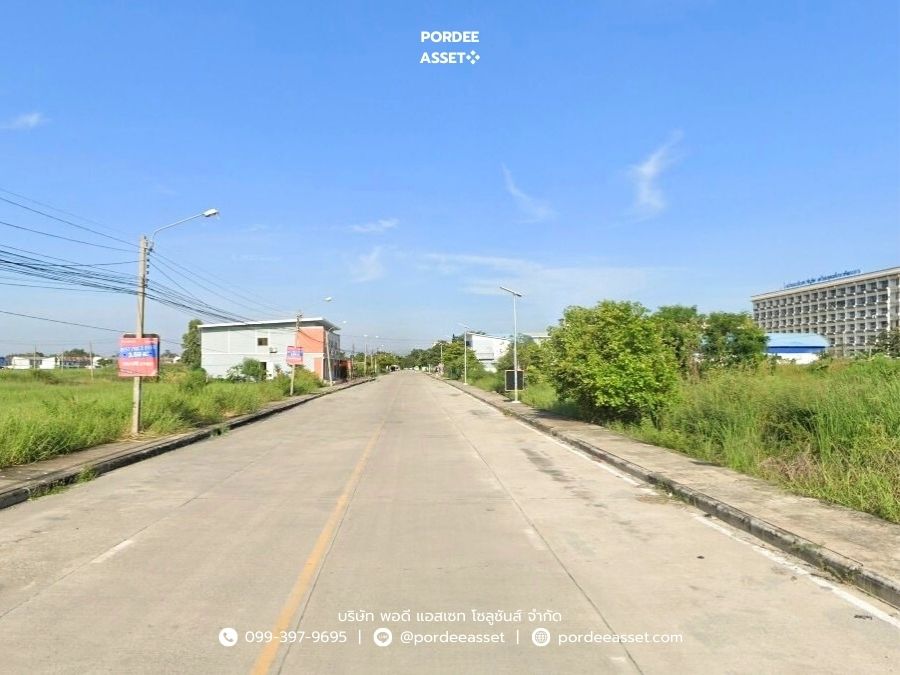 ทาวน์โฮม ซอยนวมินทราชินูทิศ16 (ข้าง รร.นวมินทราชินูทิศ เตรียมอุดมพัฒนาการ) ใกล้เอแบค บางนา สมุทรปราการ