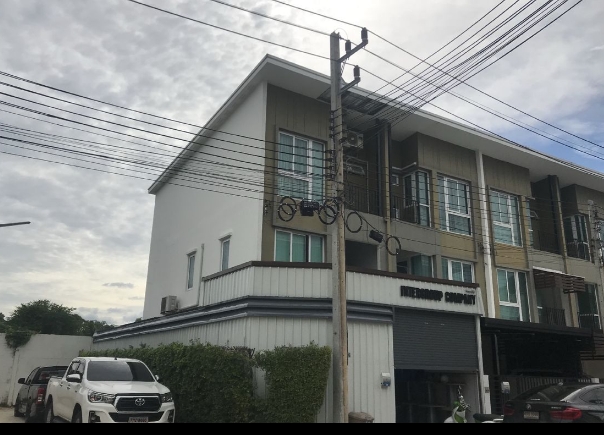 N5590ให้เช่า และขาย ทาวน์โฮม เบล็สทาวน์ ศรีสมาน ติวานนท์  ปทุมธานี