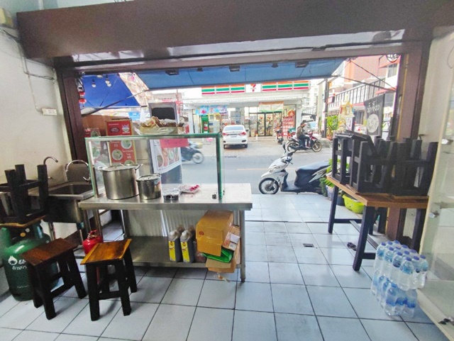 เช่า-ขายอาคารพาณิชย์ 4 ชั้น รร.นานาชาติเคไอเอส 3.7กม. 6นอน MRT ห้วยขวาง พระราม 9 19ตร.วา. 288ตร.ม. ย่านดินแดง เดอะ สตรีท