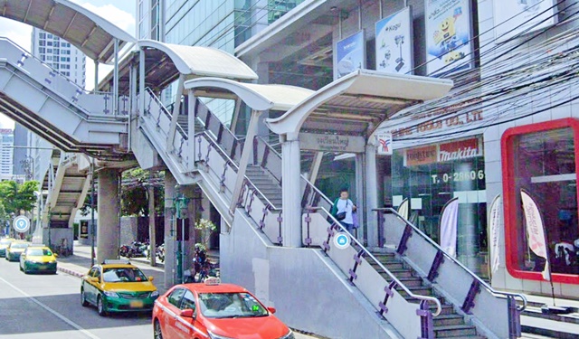 ติดถนนใหญ่ 239ตร.ม.ทำเลดีมาก BTSโพธินิมิตร400ม.ให้เช่าอาคารพาณิชย์ 3.5 ชั้น BTSวงเวียนใหญ่ 540ม.19ตร.วา. 3นอน 2จอดรถ