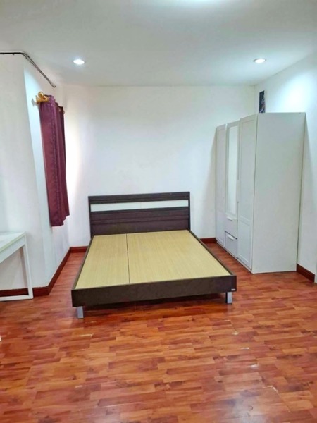 เพชรเกษม77 สาย3 คฤหาสน์ รร.เลิศหล้านานาชาติ 600 ม. ให้เช่าบ้าน 2ชั้น หลังมุม 45ตร.วา. 180ตร.ม. จัดเต็มเฟอร์ 3 นอน 3 น้ำ