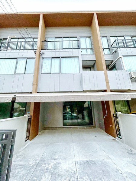 บ้านกลางเมือง ทำเลใหม่ 220ตร.ม. รามอินทรา19 พหล48 ทาวน์โฮม 3ชั้น ถ.เทพรักษ์ MRTลาดปลาเค้า 2.2 กม.18ตร.วา. 3 แอร์ 3นอน 3น