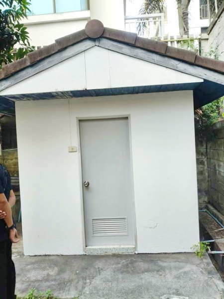 บ้านทำออฟฟิศ ใกล้โรบินสันศรีราชา เพียง 10 เมตร ว่างให้เช่า 5นอน 3น้ำ 350ตรม. ศูนย์การค้าแปซิฟิค พาร์ค 20 เมตร จอดรถ5คัน