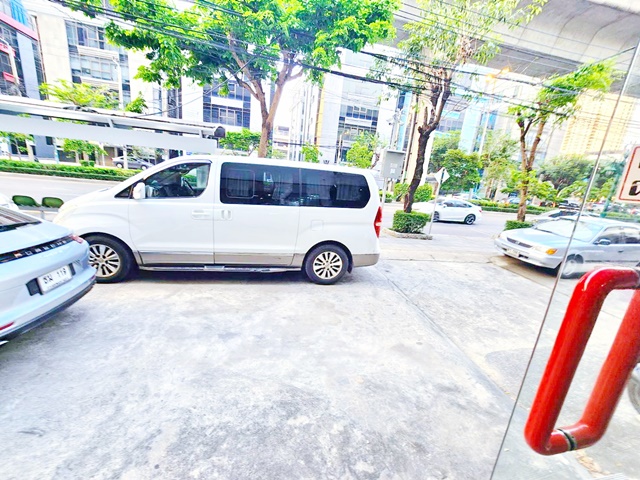 ไอคอนสยาม600ม. ให้เช่าสำนักงาน มีลิฟต์ Hostel AIABNB 6ชั้น 3คูหา ทำเลทอง BTS กรุงธนบุรี 600ม. ติดถนนใหญ่ 24 นอน 54 ตร.วา