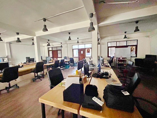 Hostel AIABNB 6ชั้น 3คูหา ไอคอนสยาม600ม. ให้เช่าสำนักงาน มีลิฟต์ ทำเลทอง BTS กรุงธนบุรี 600ม. ติดถนนใหญ่ 24 นอน 54 ตร.วา