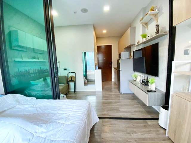 วิวสระว่ายน้ำ ไม่มีร้าว หนีจากคอนโดสูง พร้อมเฟอร์ครบครัน ให้เช่า Brown Condo รัชดา 32 ห้องสวย พร้อมอยู่ 24ตร.ม. ชั้น6