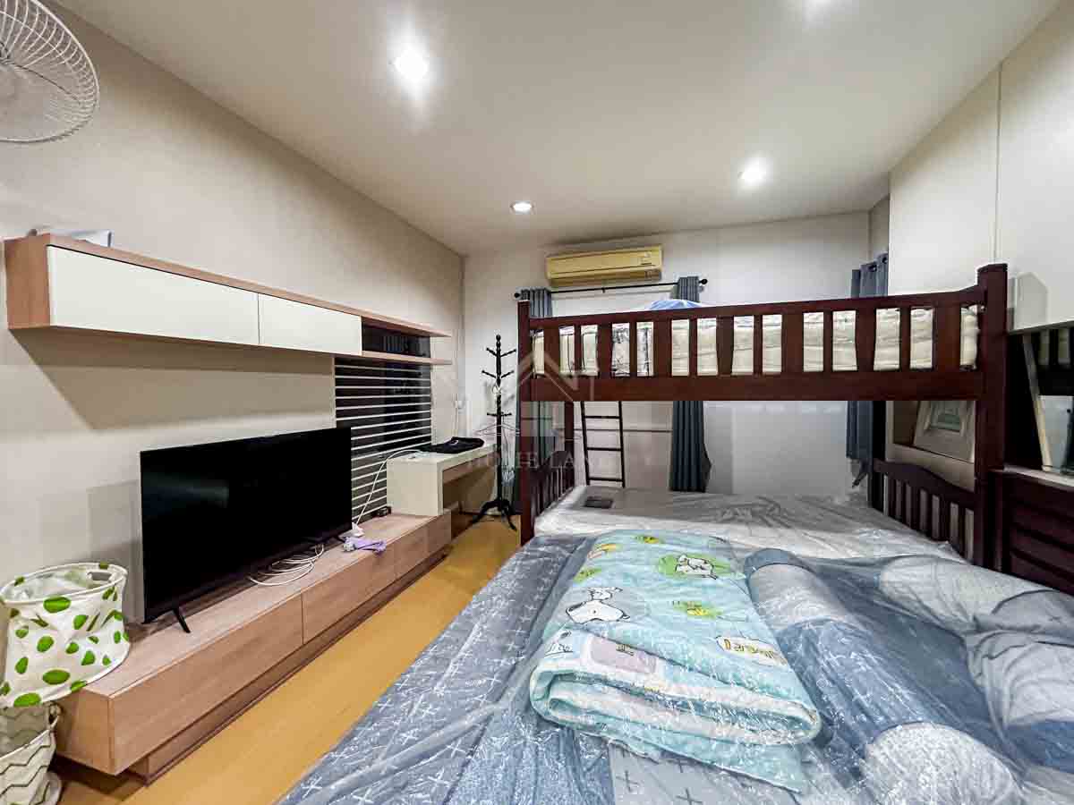 บ้านเดี่ยว 2 ชั้น หมู่บ้าน เพอร์เฟค เพลส รัตนาธิเบศร์ ต่อเติมเกือบเต็มพื้นที่