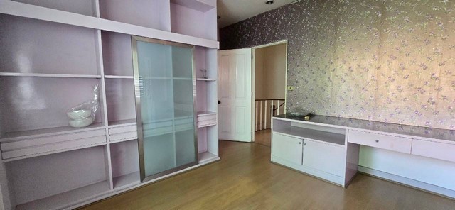 ขาย โฮมออฟฟิศ 3 ชั้นครึ่ง บ้านกลางเมือง รัชดา-เหม่งจ๋าย ถ.เทียมร่วมมิตร ใกล้ ถ.รัชดาภิเษก ถ.เลียบด่วนเอกมัยรามอินทรา หลั