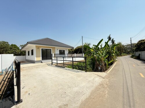 บ้านชั้นเดียวสร้างใหม่ บ้านน้ำโท้ง ซอย 2 ต.สบแม่ข่า อ.หางดง เชียงใหม่