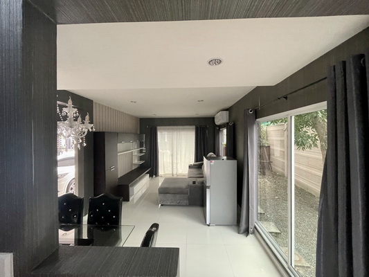 [ให้เช่า] FOR RENT PASSORN PRESTIGE LUXE PATTANAKARN 38 / 3 bedrooms 2 bathrooms / 40 Sqw. 140 Sqm. **45,000** JUST 20 MIN FROM THONGLOR
