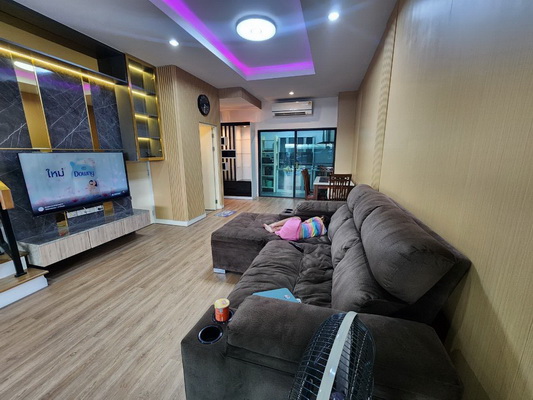 [ให้เช่า] FOR RENT BAAN KLANG MUANG RAMA 9 – KRUNGTHEPKREETHA / 3 bedrooms 3 bathrooms / 18 Sqw. 160 Sqm. **35,000** CLOSE TO BRIGHTON COLLEGE BANGKOK