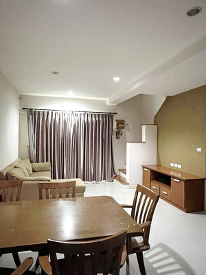 [ให้เช่า] FOR RENT THE METRO RAMA 9 / 3 bedrooms 3 bathrooms / 19 Sqw. 140 Sqm. **20,000** CLOSE TO STAMFORD UNIVERSITY