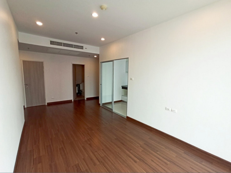 ศุภาลัย ไลท์ สาทร-เจริญราษฎร์ 92 ตรม 2 นอน 2 น้ำ ห้องเก็บของ ครัวแยก ที่จอดรถประจำ