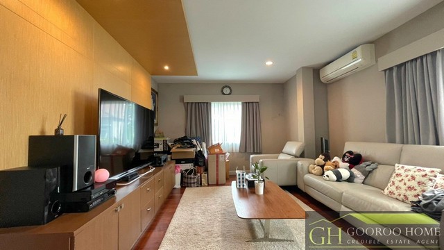 ให้เช่าบ้านเดี่ยว 3 ชั้น ม.แกรนด์ บางกอก บูเลอวาร์ด พระราม 9 พื้นที่ 103 ตรว 5นอน 6น้ำ เป็นหลังริมมีความเป็นส่วนตัว