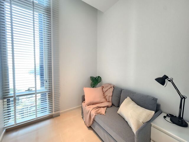 Four Seasons Private Residences Condo for RENT & SALE, near BTS Saphan Taksin