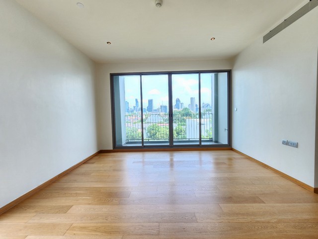 Unfurnished 2 Bedrooms Corner Condo for Rent with Sathorn / Yennakart. Supreme Legend