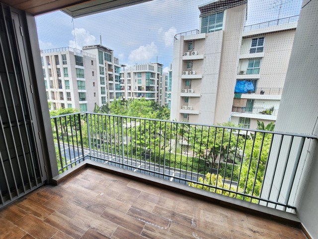 Unfurnished 2 Bedrooms Corner Condo for Rent with Sathorn / Yennakart. Supreme Legend