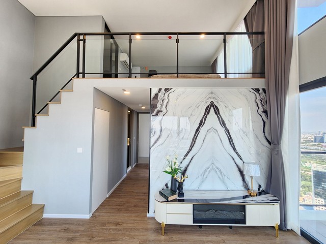 Condo duplex 2 Bedrooms for rent near MRT Phra Ram 9