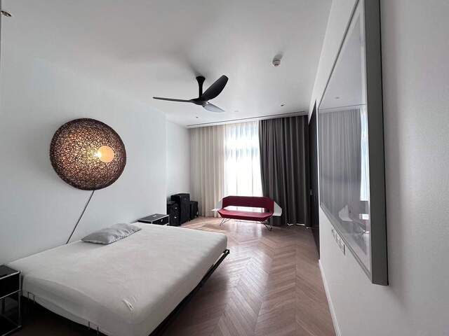 Four Seasons Private Residences Condo for RENT, near BTS Saphan Taksin