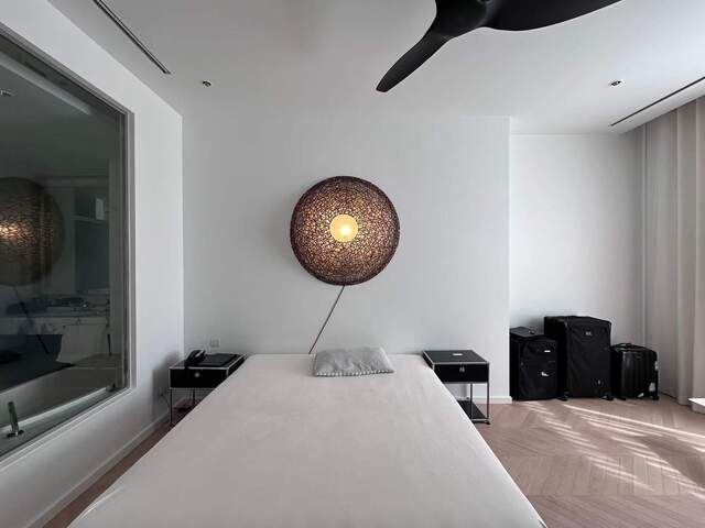 Four Seasons Private Residences Condo for RENT, near BTS Saphan Taksin