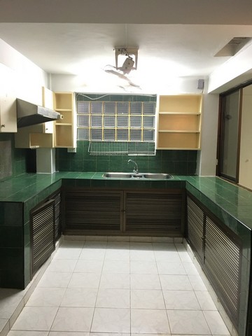 M33ให้เช่าทาวน์เฮาส์ 2 ชั้น หมู่บ้านสหกรณ์ เสรีไทย57 ใกล้ทางขึ้น-ลงทางด่วนกาญจนาภิเษก