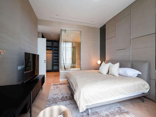 Four Seasons Private Residences Condo for RENT, near BTS Saphan Taksin