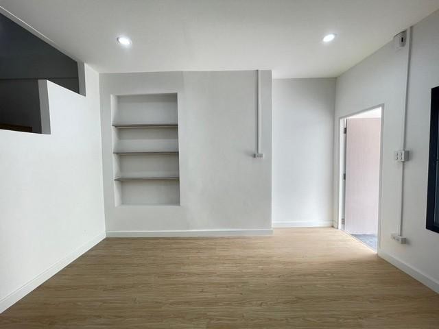 MT127 ขาย ทาวน์โฮม รีโนเวทใหม่ หมู่บ้านลัลลี่วิลล์ ลำลูกกา คลอง1 ซอยบุญคุ้ม ใกล้ทางด่วน