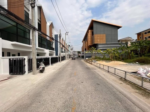 M61ให้เช่าอาคารพาณิชย์ 3 ชั้น 1 คูหา โครงการDeco ซอยสุขุมวิท70/5 ใกล้รถไฟฟ้าBTS แบริ่ง