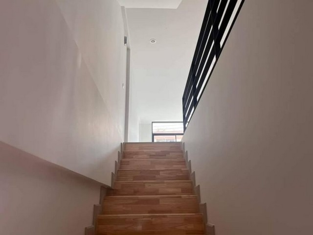 M61ให้เช่าอาคารพาณิชย์ 3 ชั้น 1 คูหา โครงการDeco ซอยสุขุมวิท70/5 ใกล้รถไฟฟ้าBTS แบริ่ง