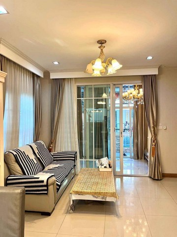 ทาวน์โฮม 2 ชั้น หมู่บ้าน โกเด้นทาวน์เขาตาโล หมู่บ้านทำเลดีมาก เดินทางสะดวก น้ำไม่ท่วม มีสระว่ายน้ำ