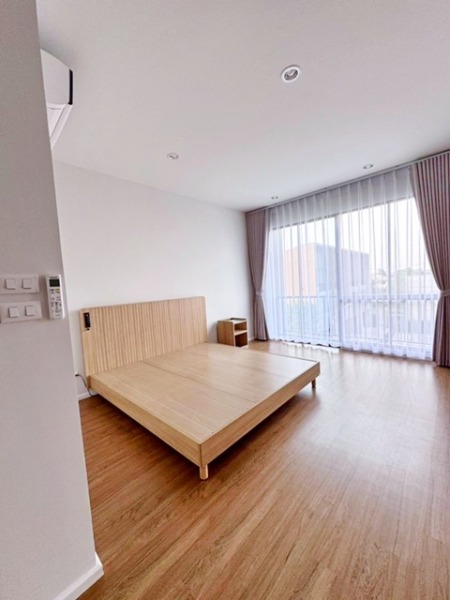 กรุงเทพกรีฑา พระราม9 APLบ้านทับช้าง 2.3กม. ทาวน์โฮม 3ชั้น 19ตร.วา. 230ตร.ม. 4แอร์ สะพานสูง 3นอน รร.นานาชาติแอสคอต กรุงเท