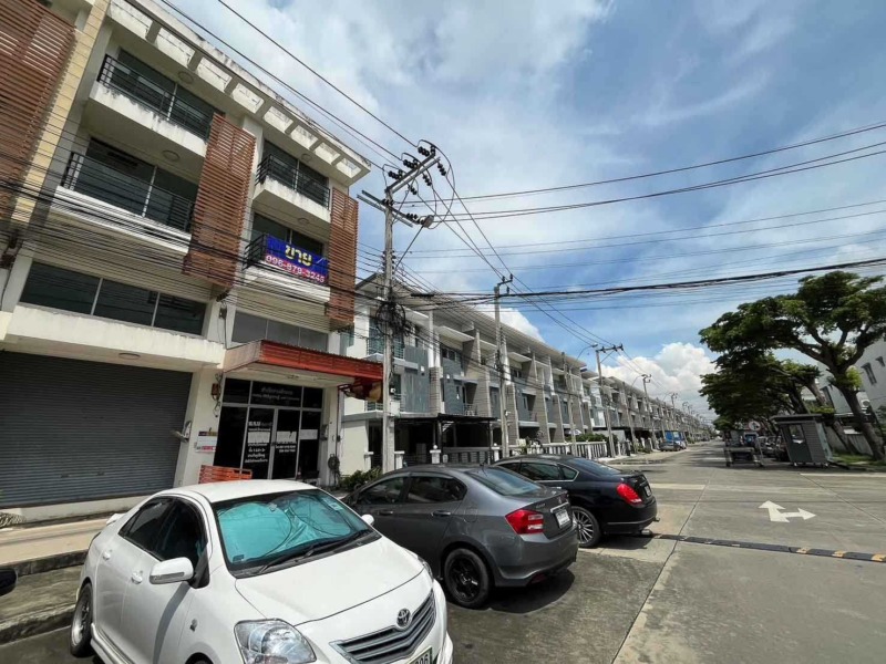 ให้เช่า พร้อมเฟอร์ ทำเลดี 3.5 ชั้น หมู่บ้าน Town Plus ประชาอุทิศ ติดบิ๊กซี ฟู้ดเพลส ประชาอุทิศ 18 ตรว