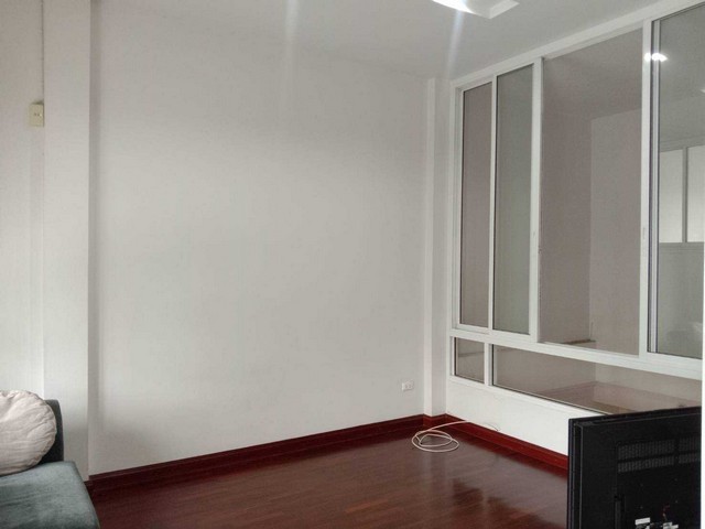 ขายทาวน์โฮม 3 ชั้น ม.ยิ่งรวยนิเวศน์ เลียบคลองประปา – ประชาชื่น