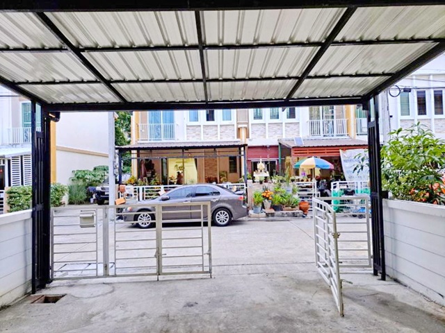 พันท้ายนรสิงห์ 4นอน หลังมุม 22ตร.วา.พระราม2 1.5 กม. ทาว์นเฮาส์ 2ชั้น 180ตร.ม. เฟอร์ครบ รร.นานาชาตินอริช 1.5กม. ตลาดสดลีล