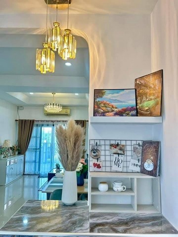 บ้านแฝดสไตล์บ้านเดี่ยว ใจกลางเมืองพัทยา เฟอร์นิเจอร์ใหม่ทั้งหลัง